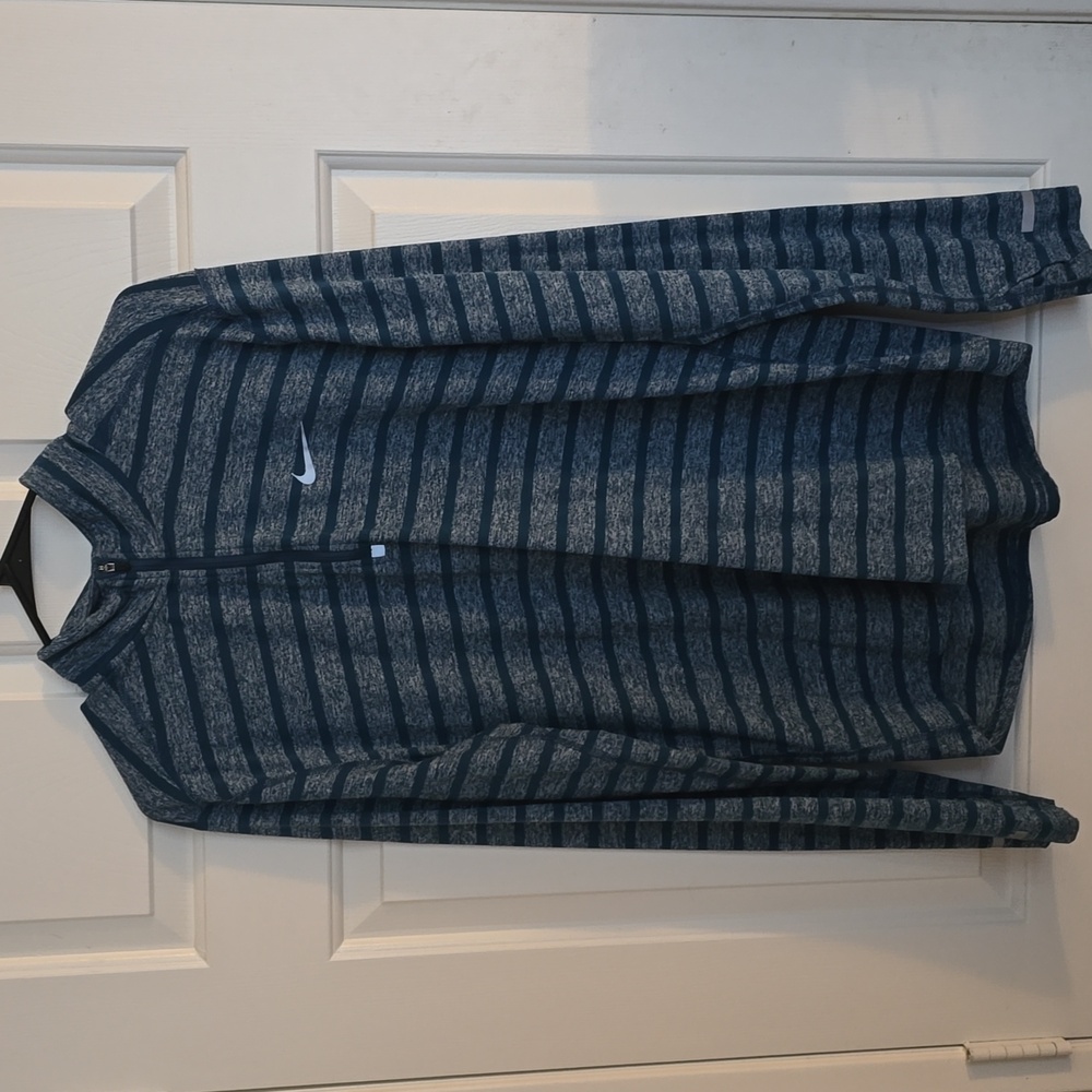 NIKE Dri Fit pullover